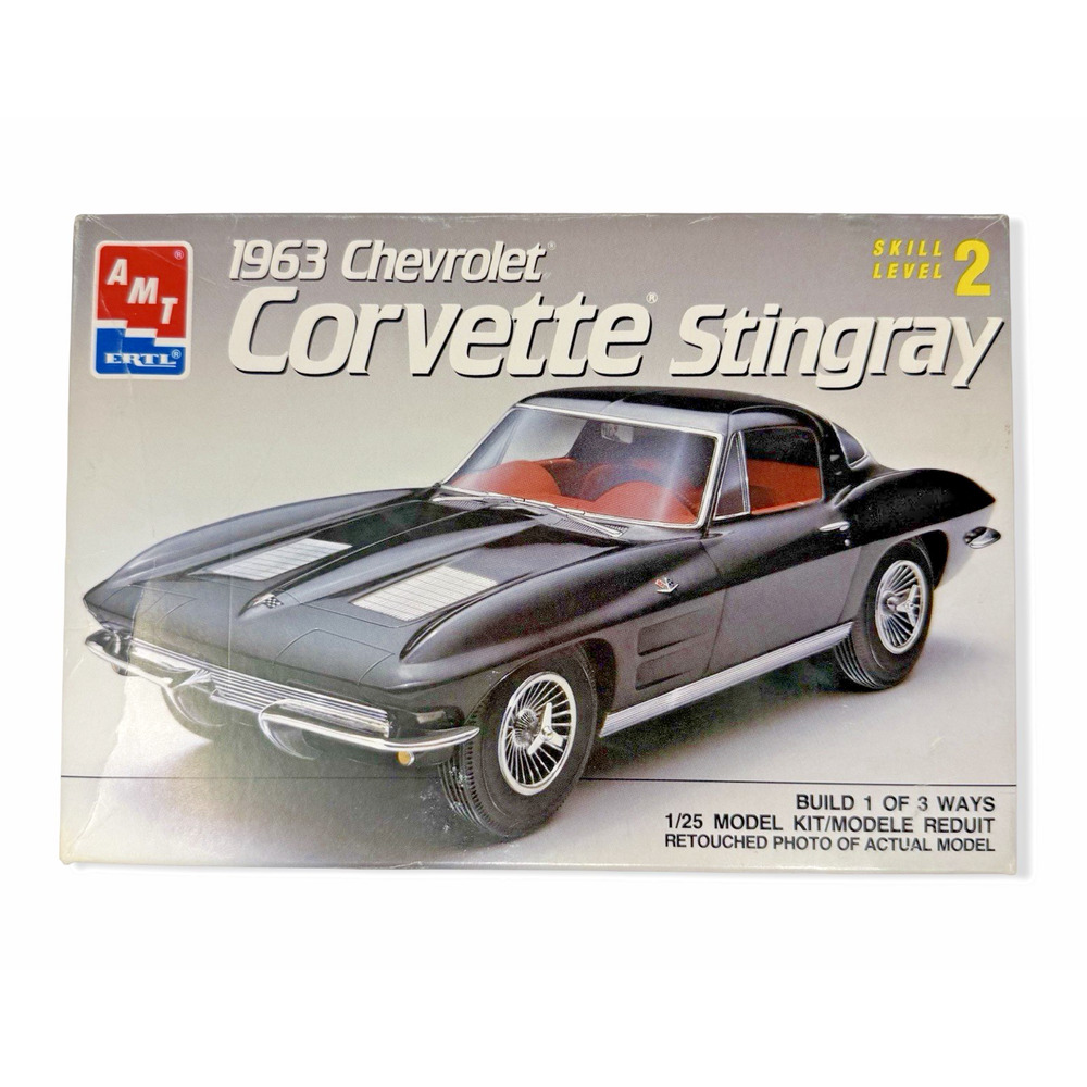 AMT ERTL 1963 Corvette Stingray 1/25 Scale Model Kit # 6520 Vintage Open Box